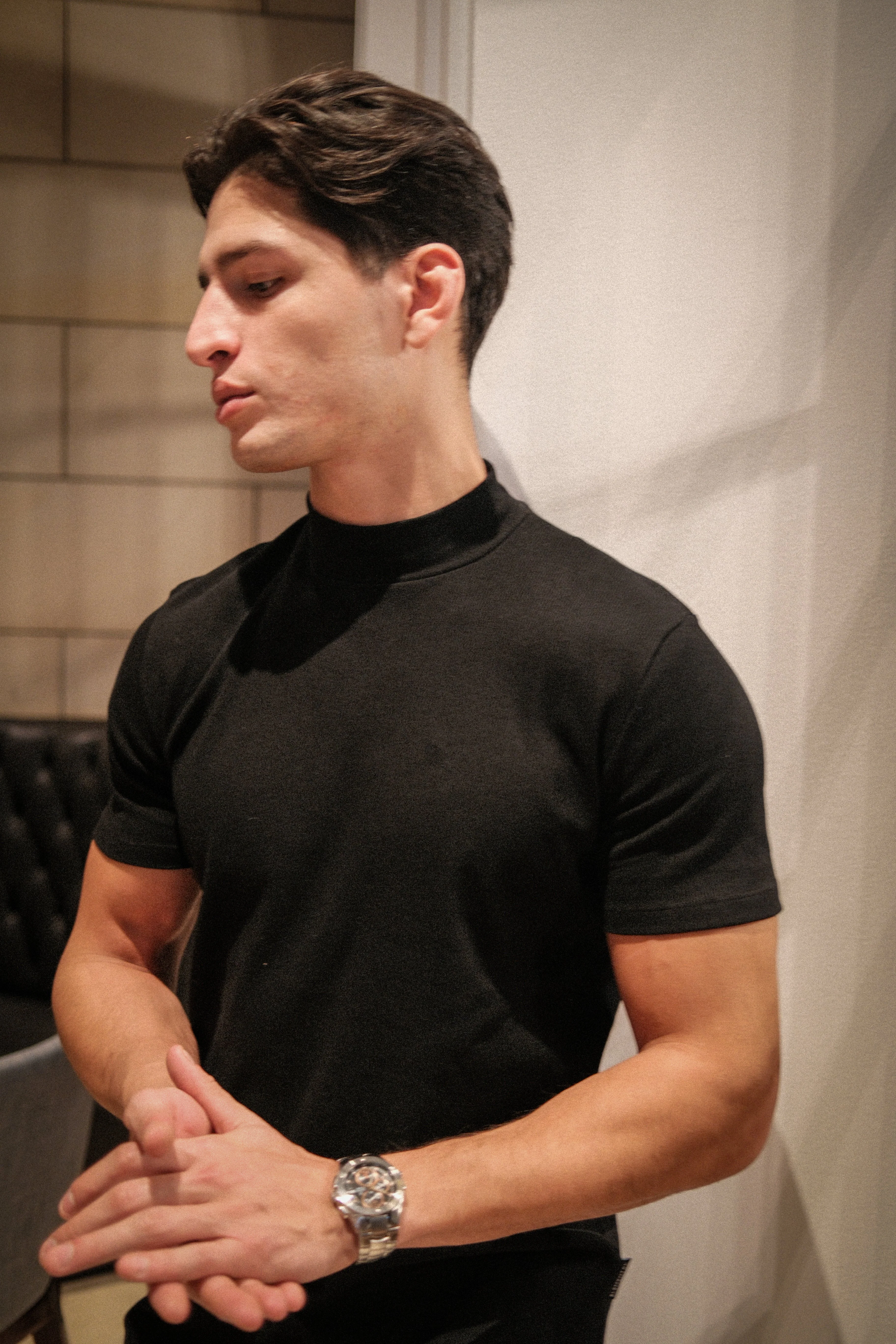 Polera Old Money – Cuello Alto, Manga Corta - Image 9